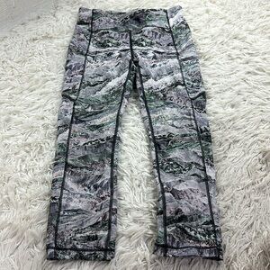 Lululemon Speed Up Crop *21" Springscape Multi